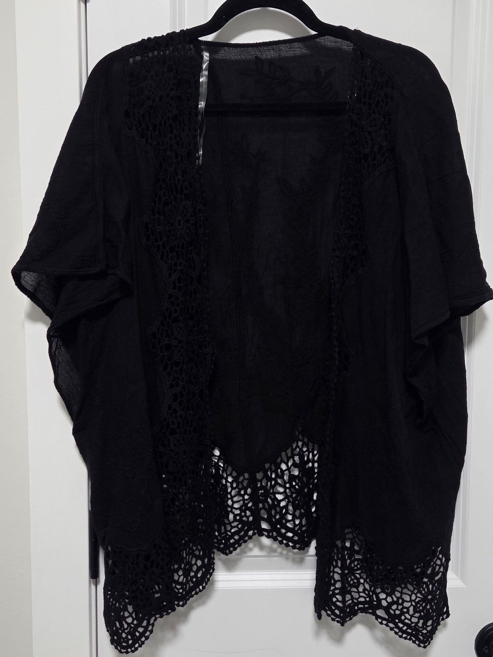 Denver Hayes Black Open Crochet-Trim Kimono Shrug